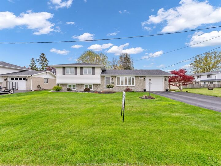 Property Photo: 1533 Peach Drive ON N0P 2G0