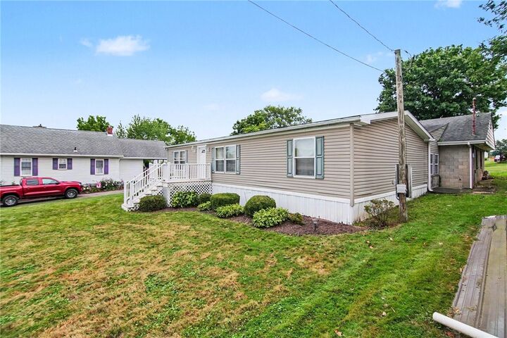 Property Photo:  433 Hansen Ave  PA 16117 