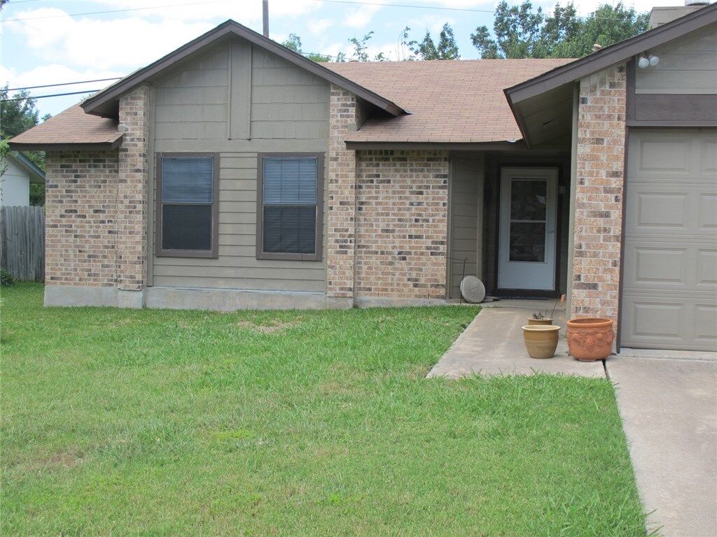 Property Photo:  1301 Texas Oak Way  TX 78613 