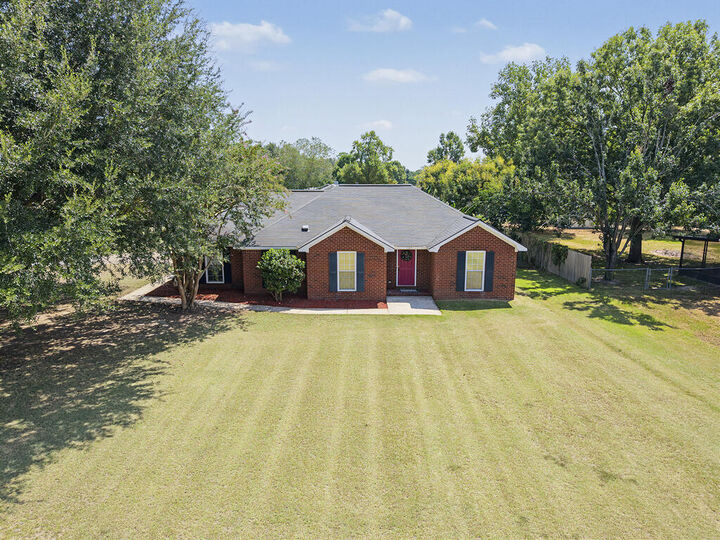 Property Photo:  106 Michael Circle  GA 31763 