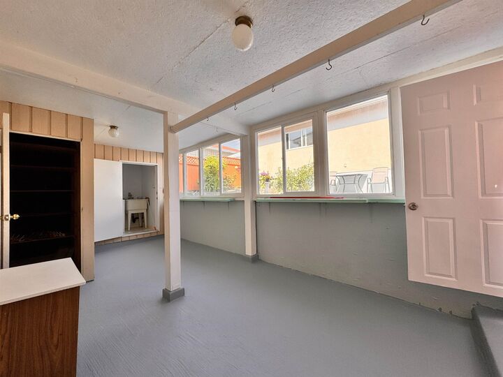Property Photo:  120 Springer Avenue Lower  BC V5B 3K3 