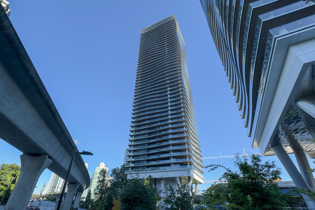 Property Photo: 4890 Lougheed Highway 1702 BC V5C 0N2
