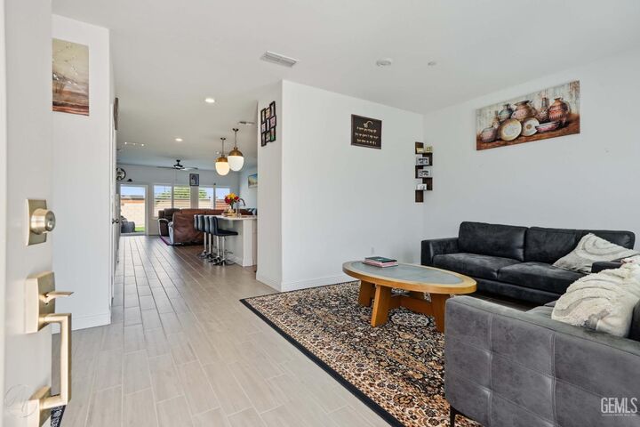 Property Photo:  3321 Twin Knolls Lane  CA 93263 