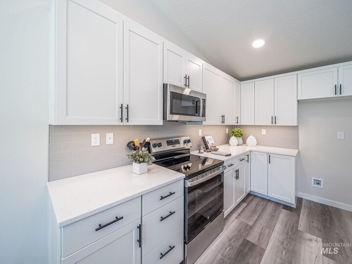 Property Photo: 3726 E Fitz Roy St. ID 83634