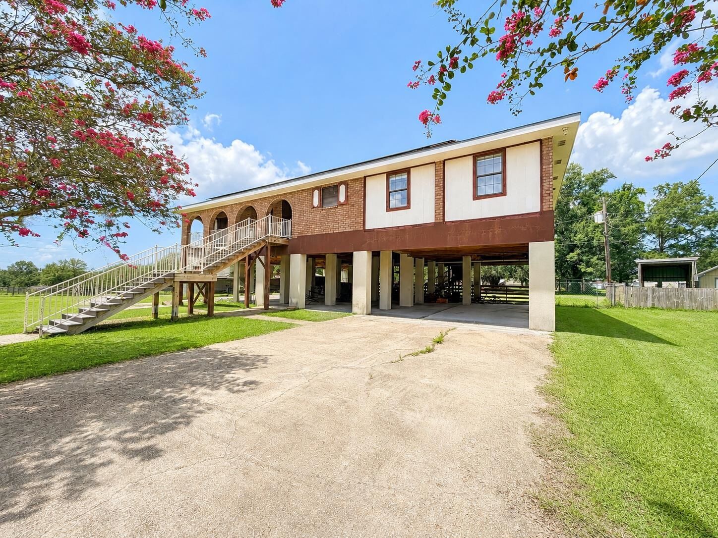 Property Photo: 210 South Central Boulevard LA 70344