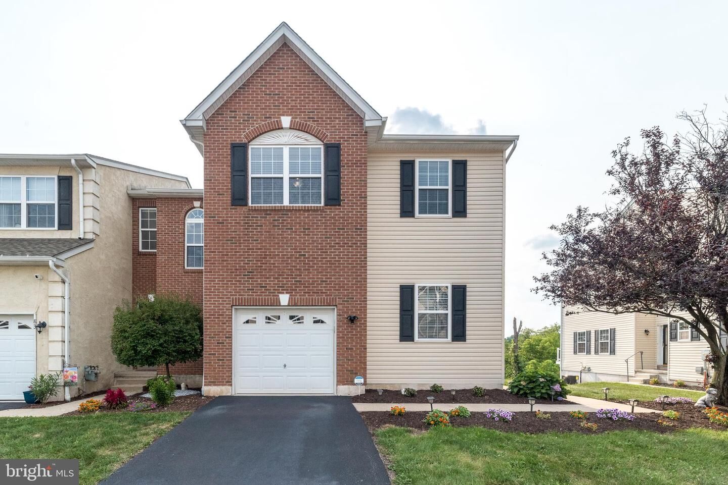 Property Photo: 85 Green View Drive PA 19464