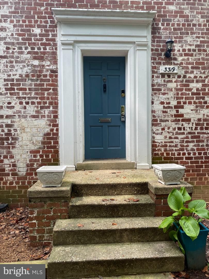 Property Photo: 3319 Valley Drive VA 22302