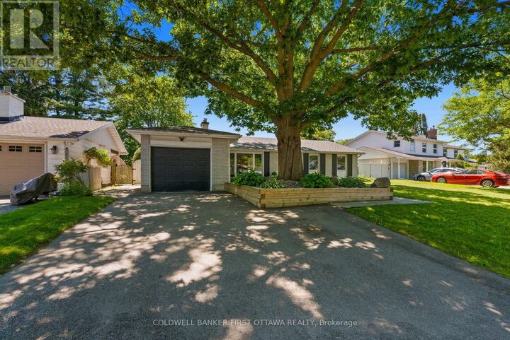 Property Photo:  12 Bradgate Drive  ON K2G 0R6 