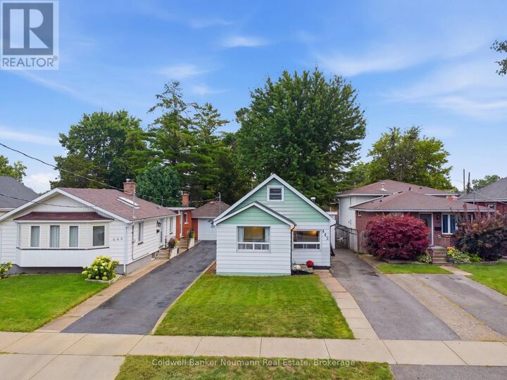 Property Photo:  442 Burdick Place  ON N5W 4P6 