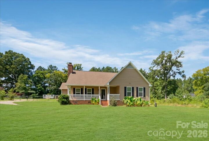 Property Photo:  2827 E Pinewood Road  SC 29706 