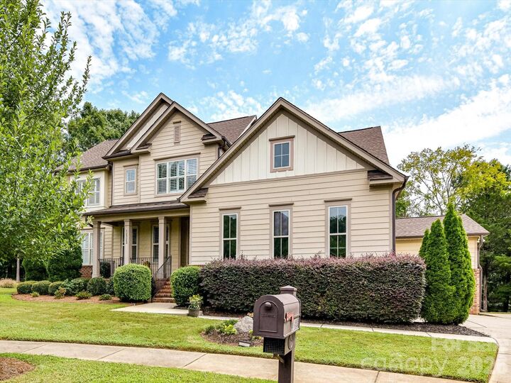 Property Photo:  12323 Cherrybark Lane  NC 28278 