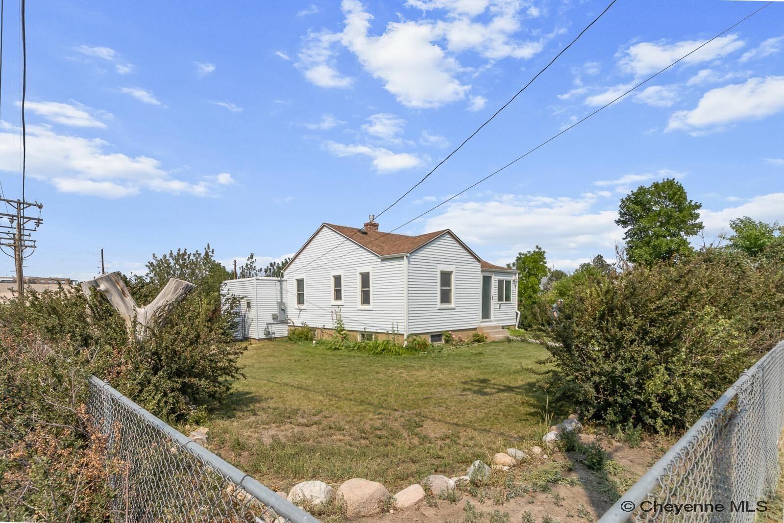 Property Photo: 1318 Cherry St WY 82007
