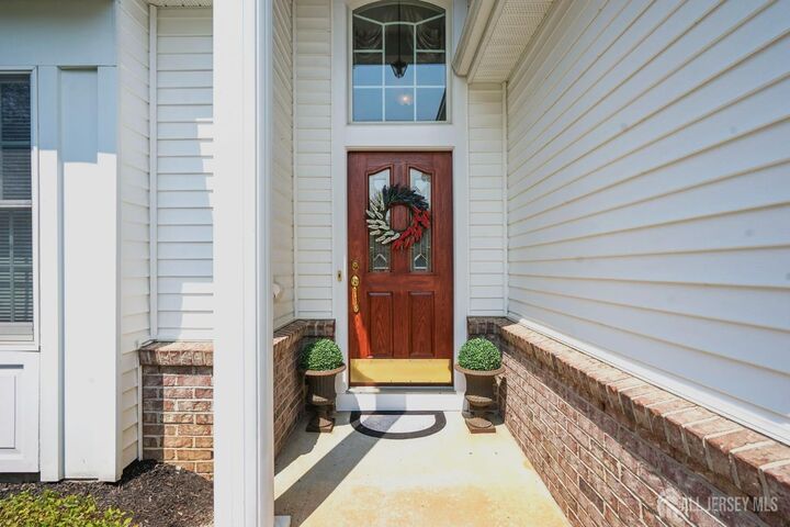 Property Photo:  52 Vineyard Court  NJ 08831 