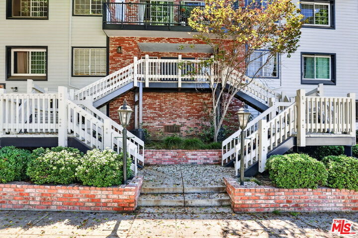 Property Photo:  2677 Centinela Ave, Unit 401  CA 90405 