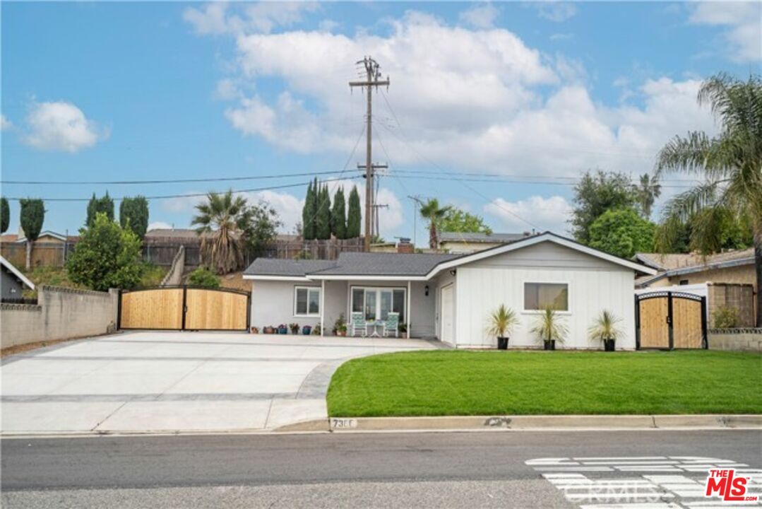 Property Photo: 7386 Alta Cuesta Dr CA 91730