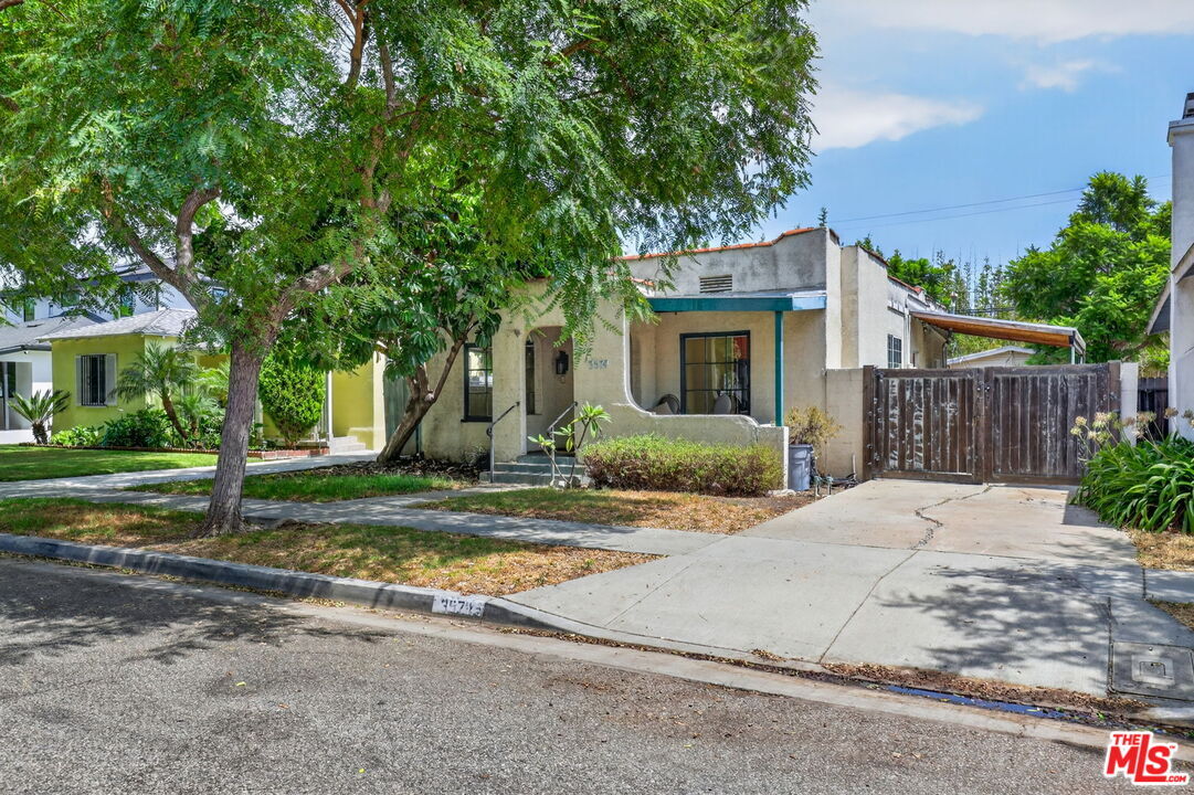 Property Photo: 3574 Schaefer St CA 90232