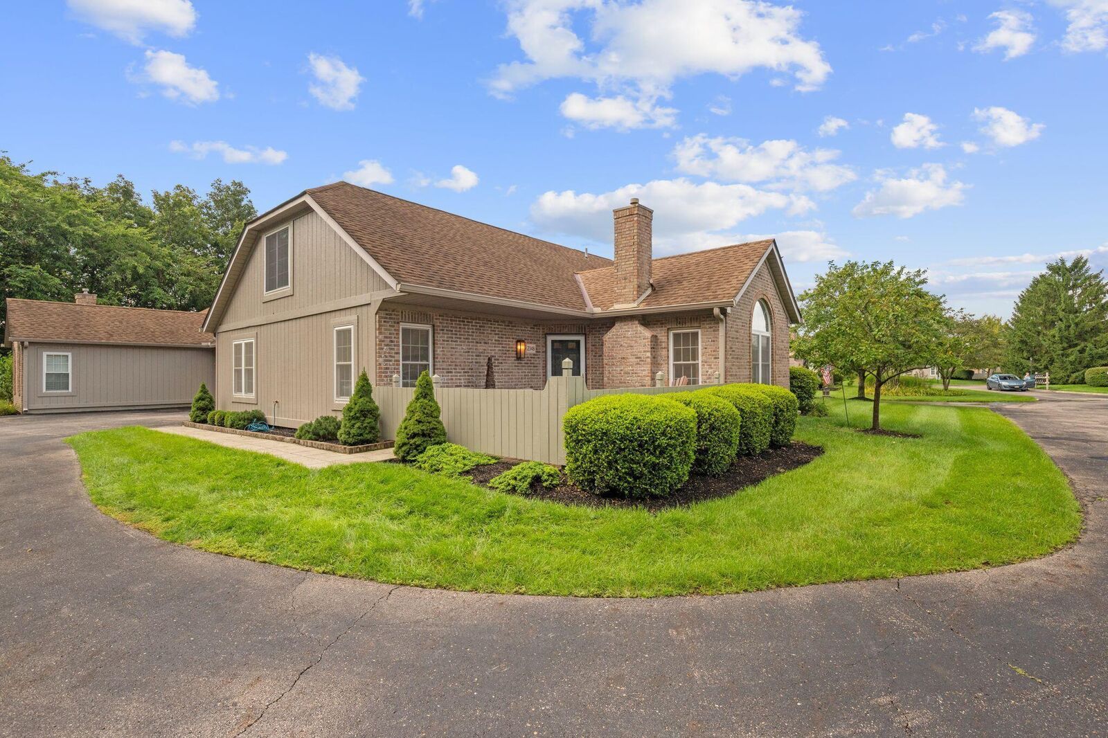 Property Photo: 2348 Willowside Lane OH 43123