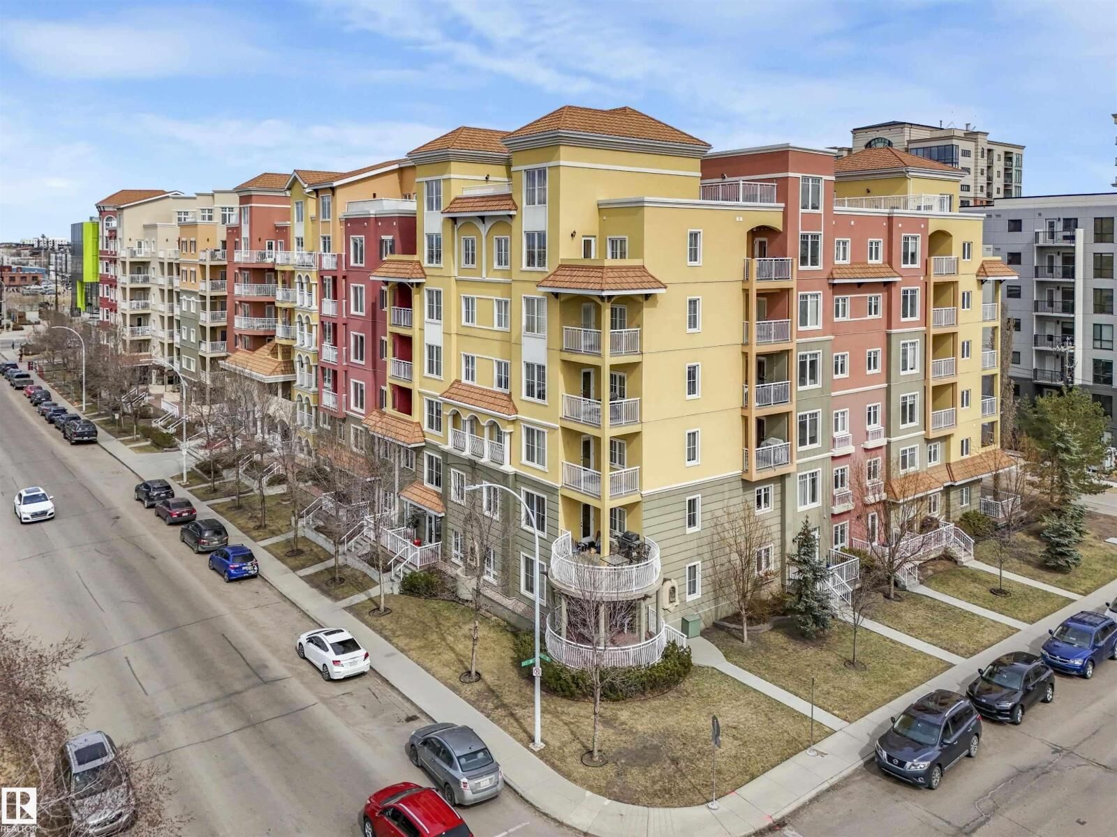 Property Photo: 10333 112 St NW AB T5K 0B4
