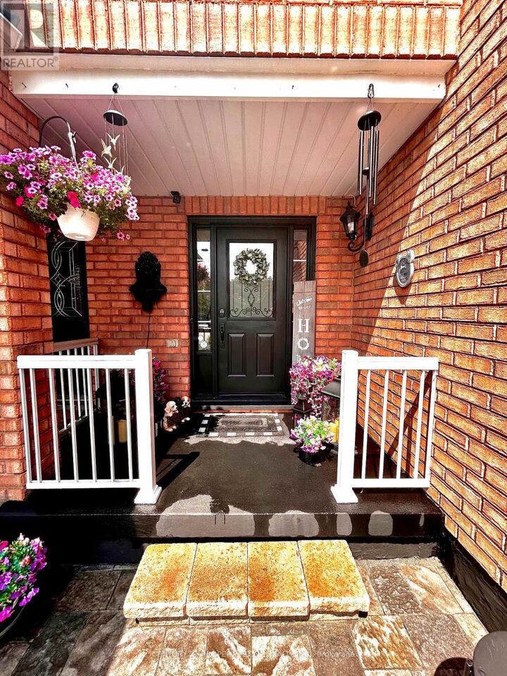 Property Photo:  91 Monaco Court  ON L7A 1X2 