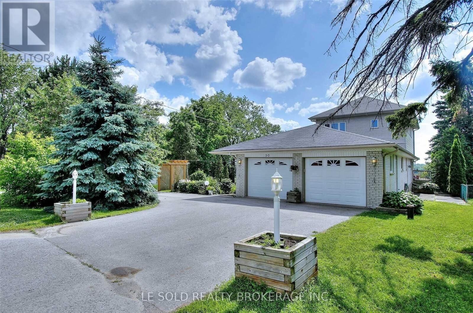 Property Photo: 50 Dickson Hill Road Upper ON L3P 3J3