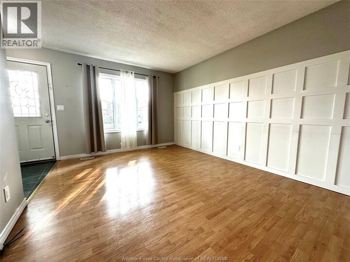 Property Photo:  3217 Aurora  ON N8R 1Y9 