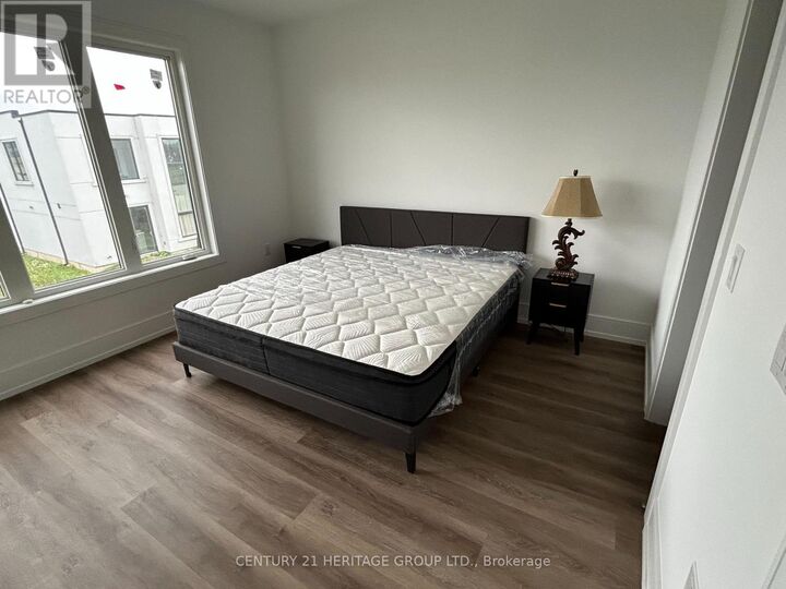 Property Photo: 3714 Quayside Drive ON L3V 8M9