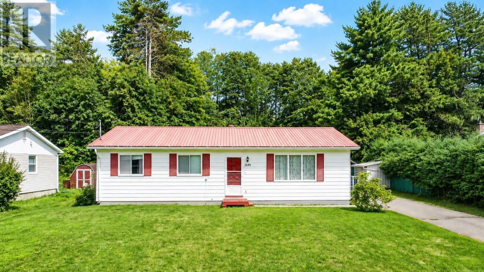 Property Photo:  1144 Aalders Avenue,  NS B4N 3H5 