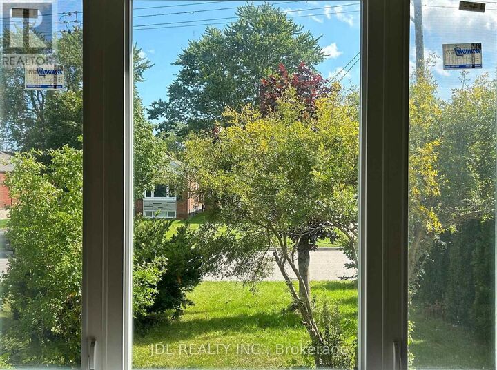 Property Photo: 8 Highwood Ave Avenue ON M1R 2E4