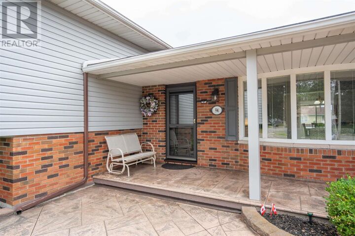 Property Photo:  94 Laronde Ave  ON P6B 5R6 