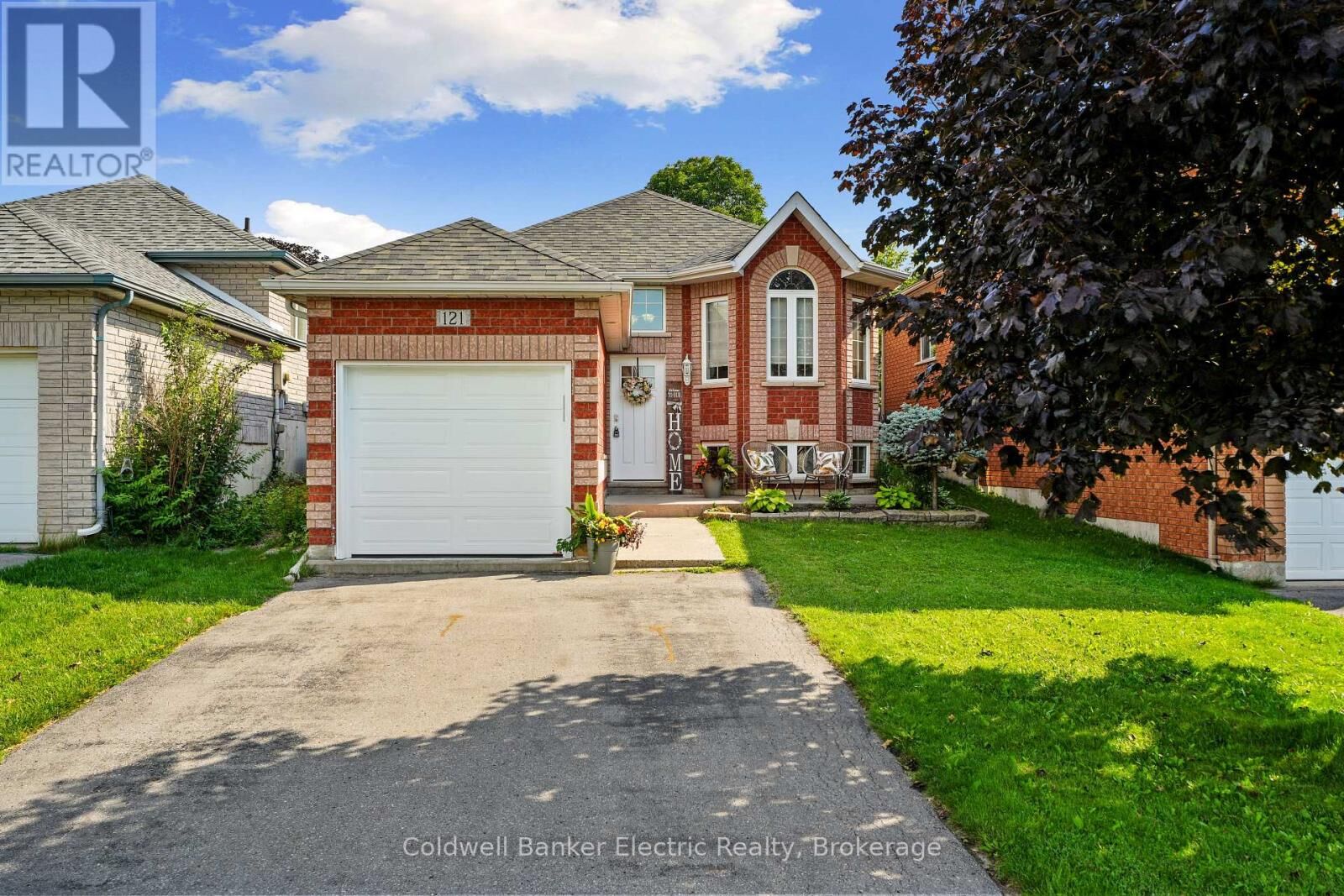 Property Photo:  121 Haden Avenue  ON K9H 7P6 