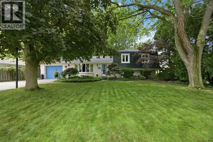 215 Turnbull Avenue — photo 1