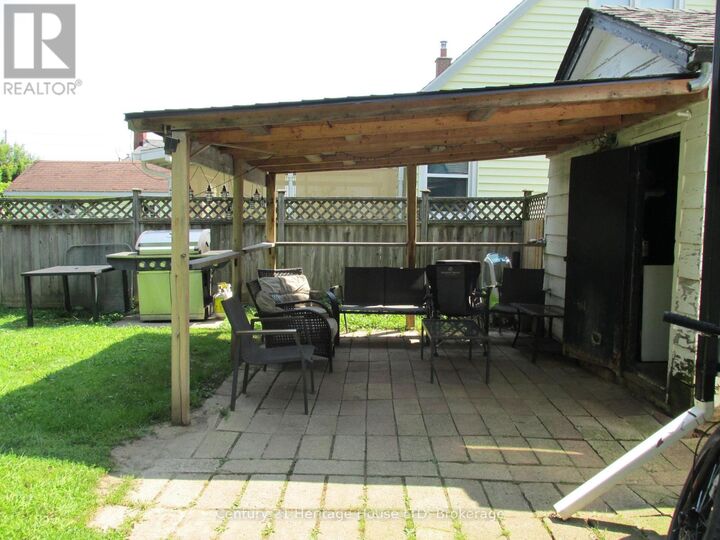 Property Photo: 3 Melba Road ON L2M 4P5