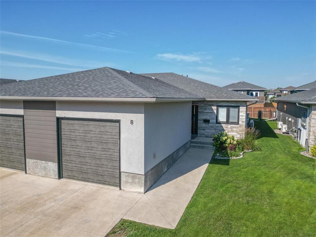 Photo de la propriété:  8 Boschman Bay  MB R7B 4J9 