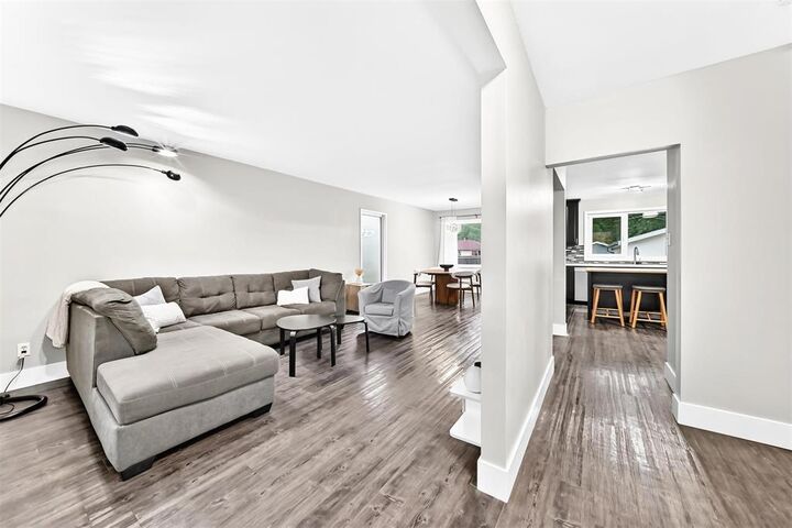 Photo de la propriété: 715 McAdam Avenue MB R2V 0B4