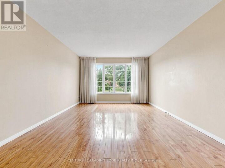 Property Photo: 9 Coates Crescent ON L4E 2M3