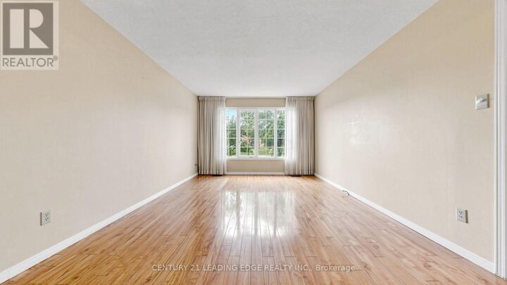 Property Photo: 9 Coates Crescent ON L4E 2M3