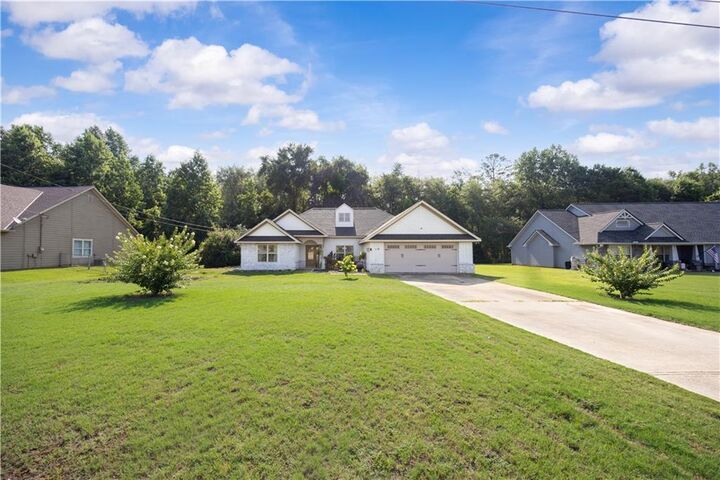 Property Photo:  19 Isbell Road  AL 36856 