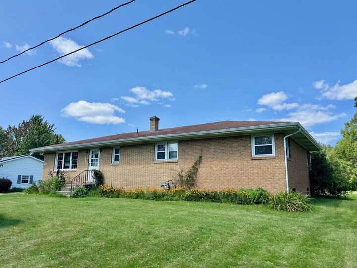 Property Photo:  1698 Townhall Road W  PA 16509 