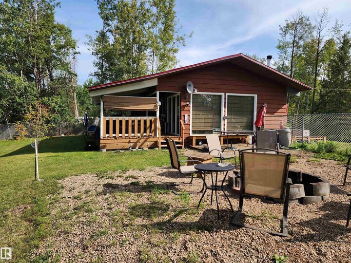 Property Photo:  123 60032 Scndry 867  AB T0A 0C0 