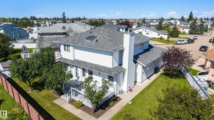 Property Photo:  15304 74 Street NW  AB T5Z 2X8 