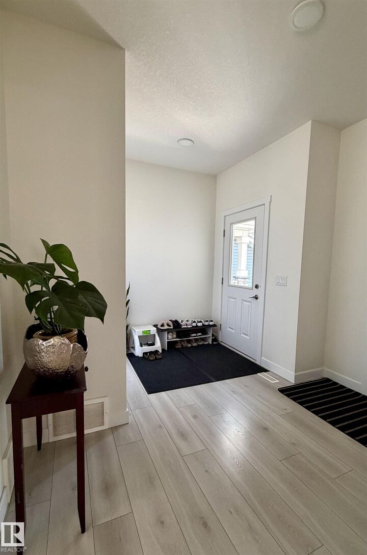 Property Photo:  85 Meadowlink Common  AB T7X 2X3 