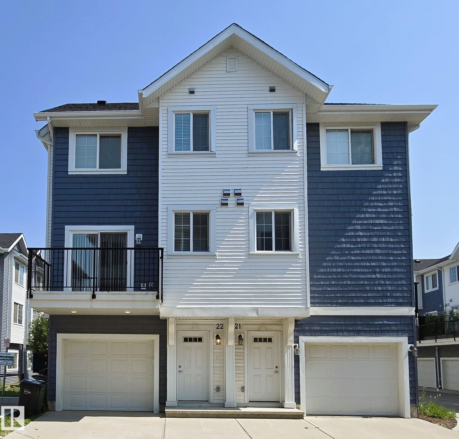 Property Photo:  735 Allard Boulevard SW 22  AB T6W 3W5 