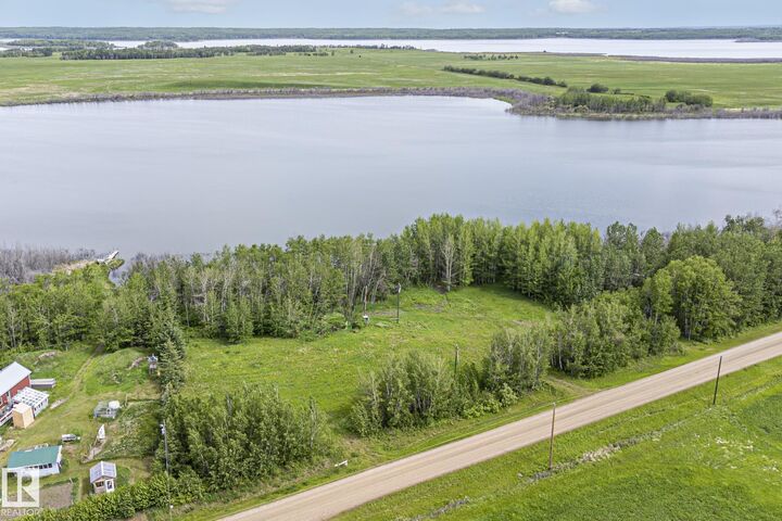 Property Photo:  3424 Twp Rd 570  AB T0E 1A0 