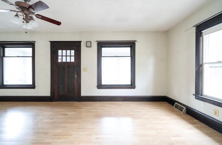 Property Photo:  672 Maryland Avenue W  MN 55117 