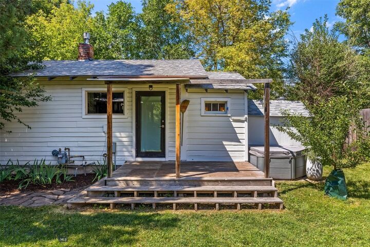 Property Photo:  809 E Davis Street  MT 59715 