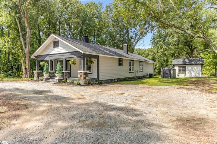 Property Photo: 900 Irwin Avenue SC 29306