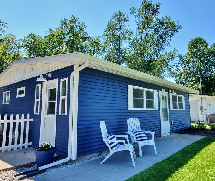 Property Photo:  405 Strongbow Trail  IN 46304 