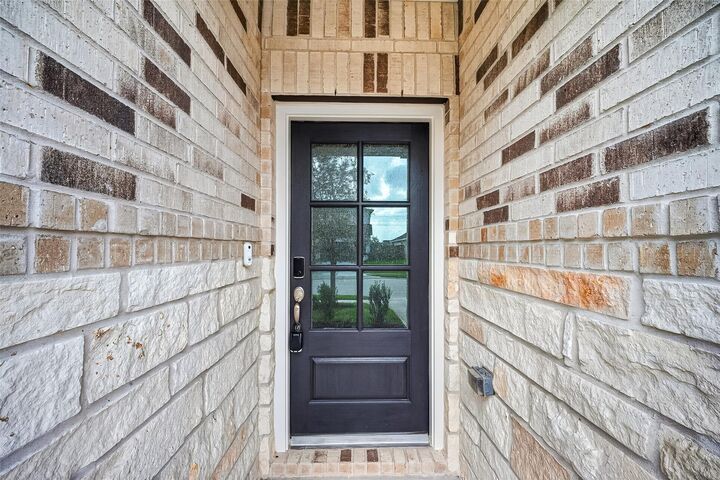 Property Photo:  5105 Redbud Valley Dr  TX 77584 