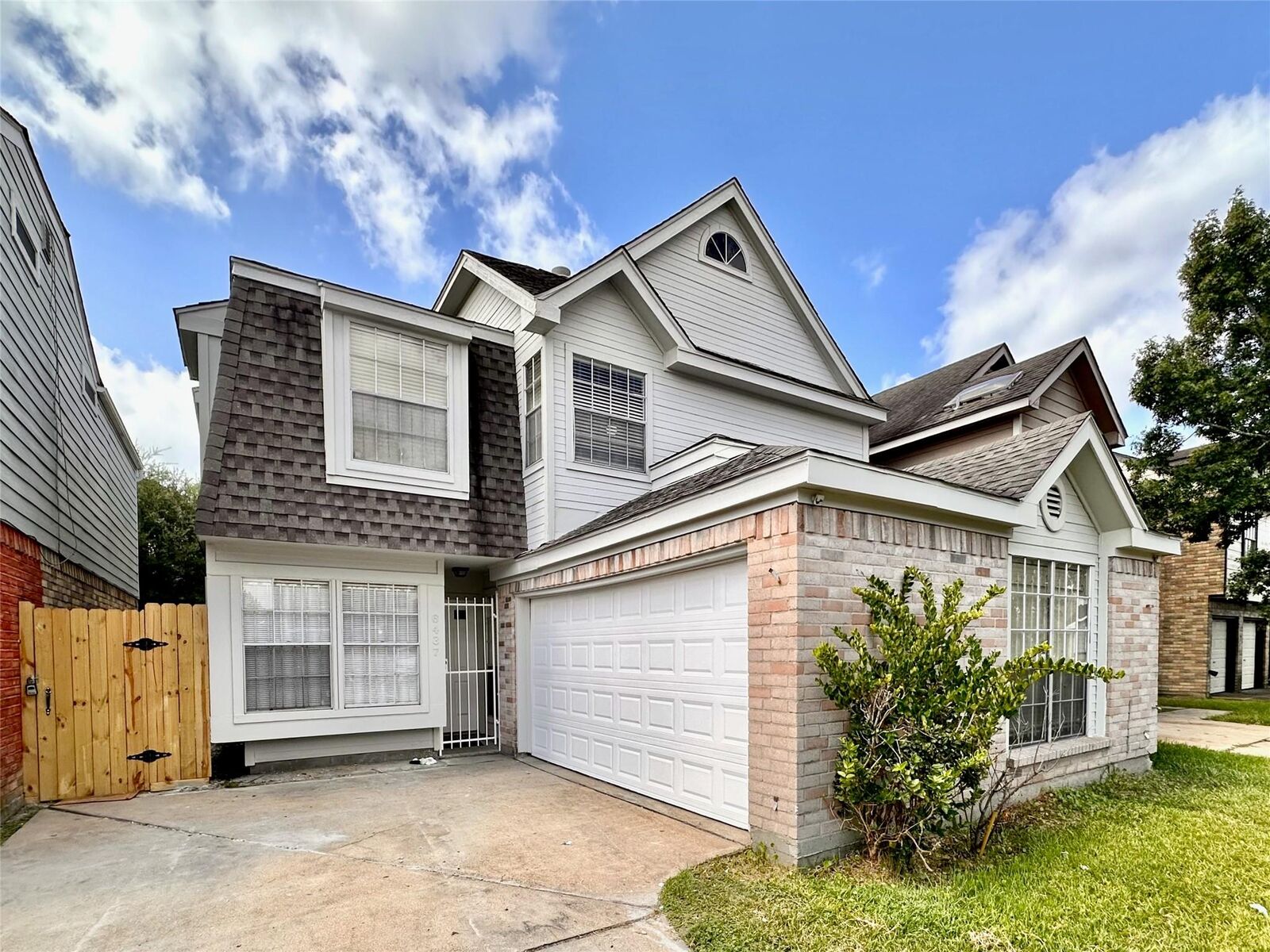 Property Photo:  6437 Chatham Island Lane  TX 77035 
