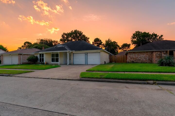 Property Photo: 20007 Jasperwood Circle TX 77449